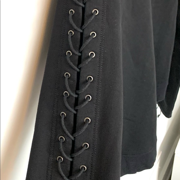 Pam and Gela Laced Sweatshirt. SZ Medium - Picture 9 of 13